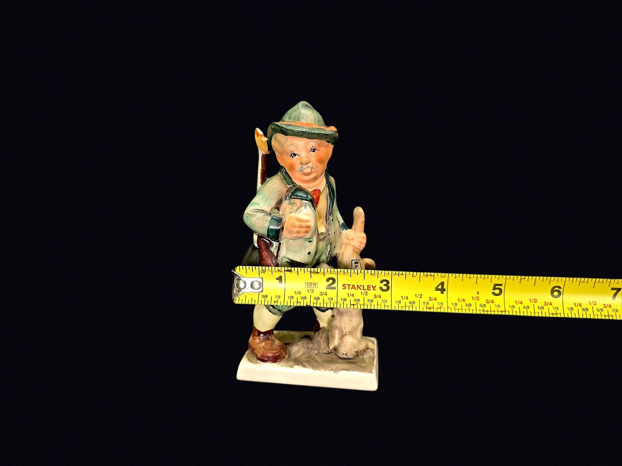 Friedel Bavaria Porcelain Hunter w Rabbit