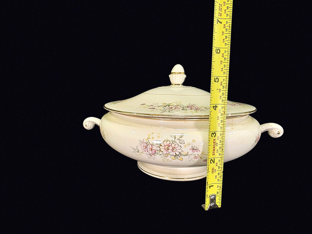 HLC Eggshell Nautilus 1949 Covered Tureen