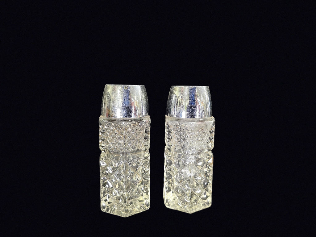 Anchor Hocking Wexford Glass Shakers Pair