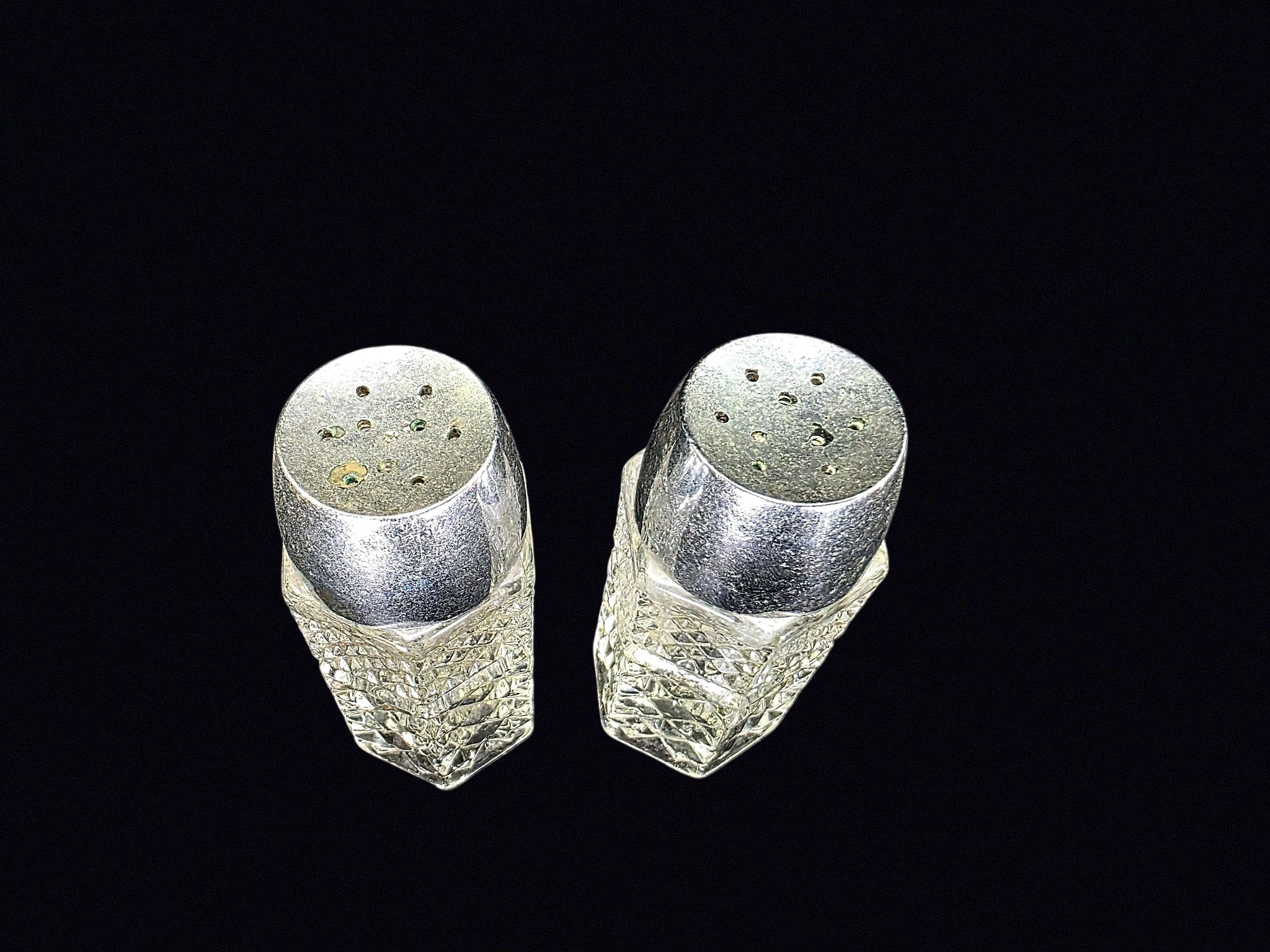 Anchor Hocking Wexford Glass Shakers Pair