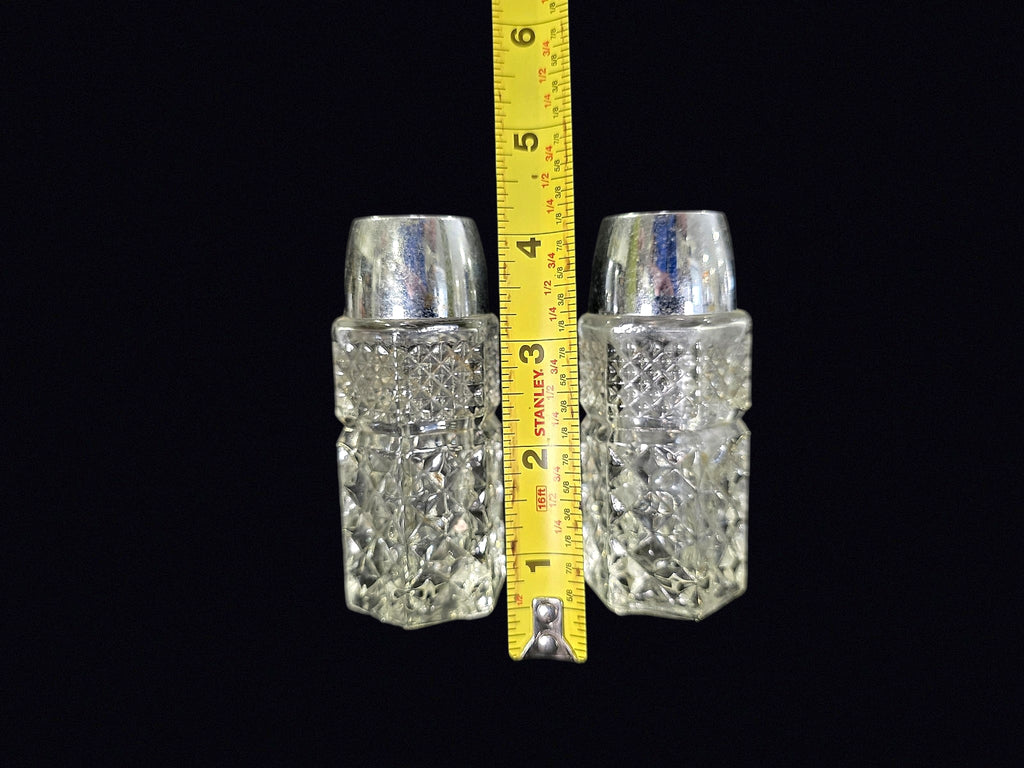 Anchor Hocking Wexford Glass Shakers Pair