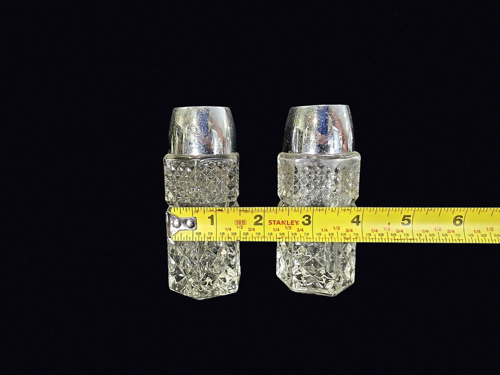 Anchor Hocking Wexford Glass Shakers Pair