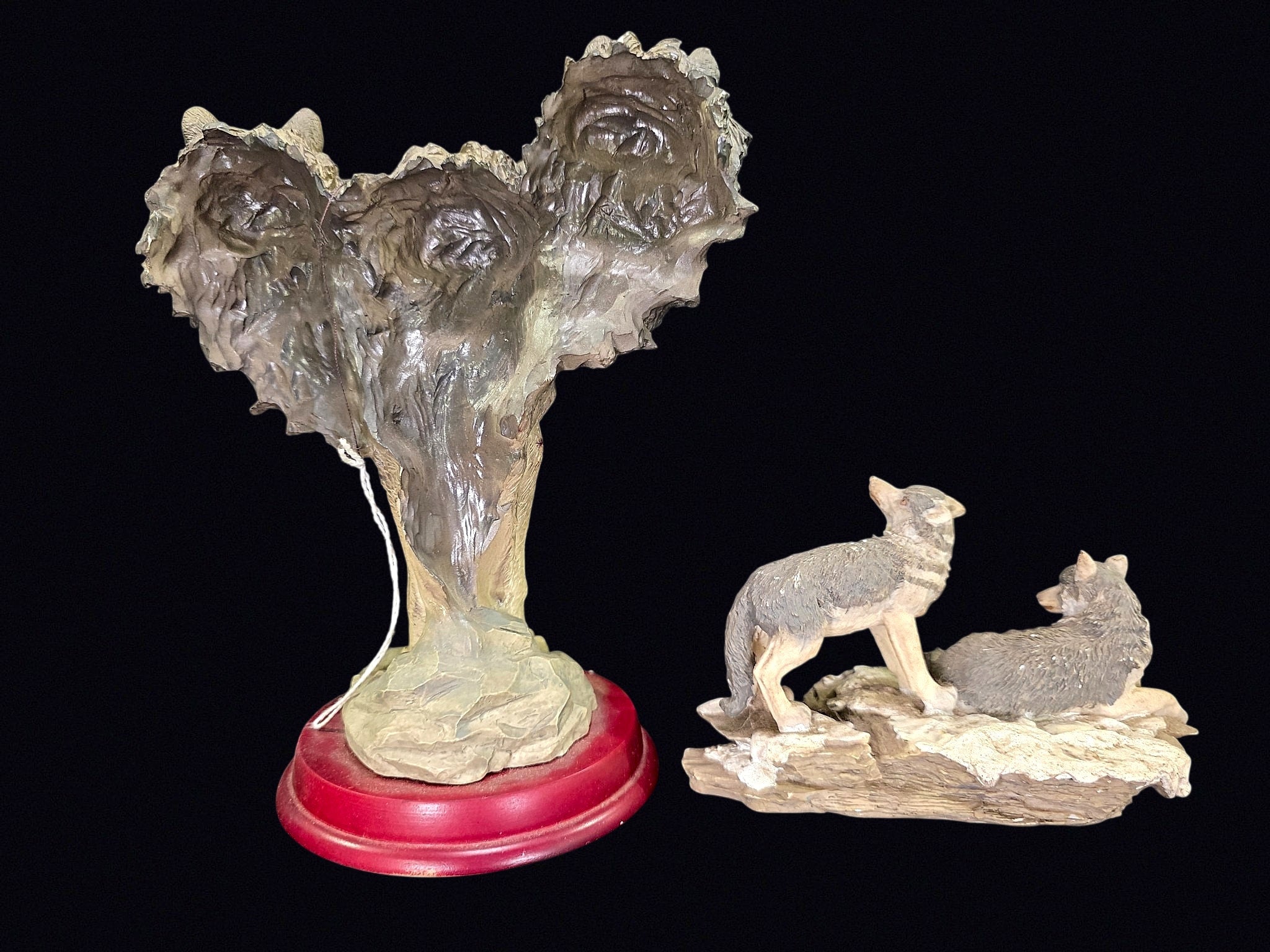 Classic Wildlife Collection Resin Wolves 2pc