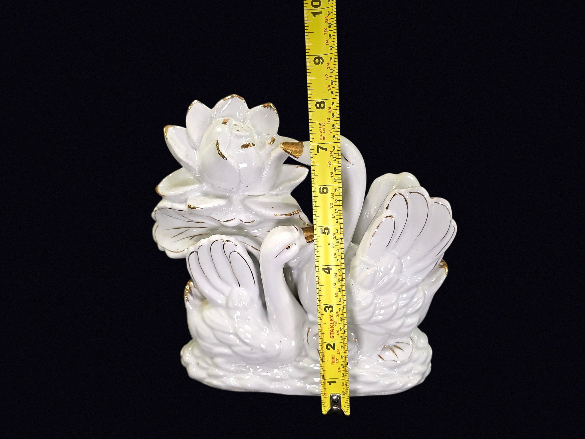 Daniel Brand Porcelain Swan Pair Figurine