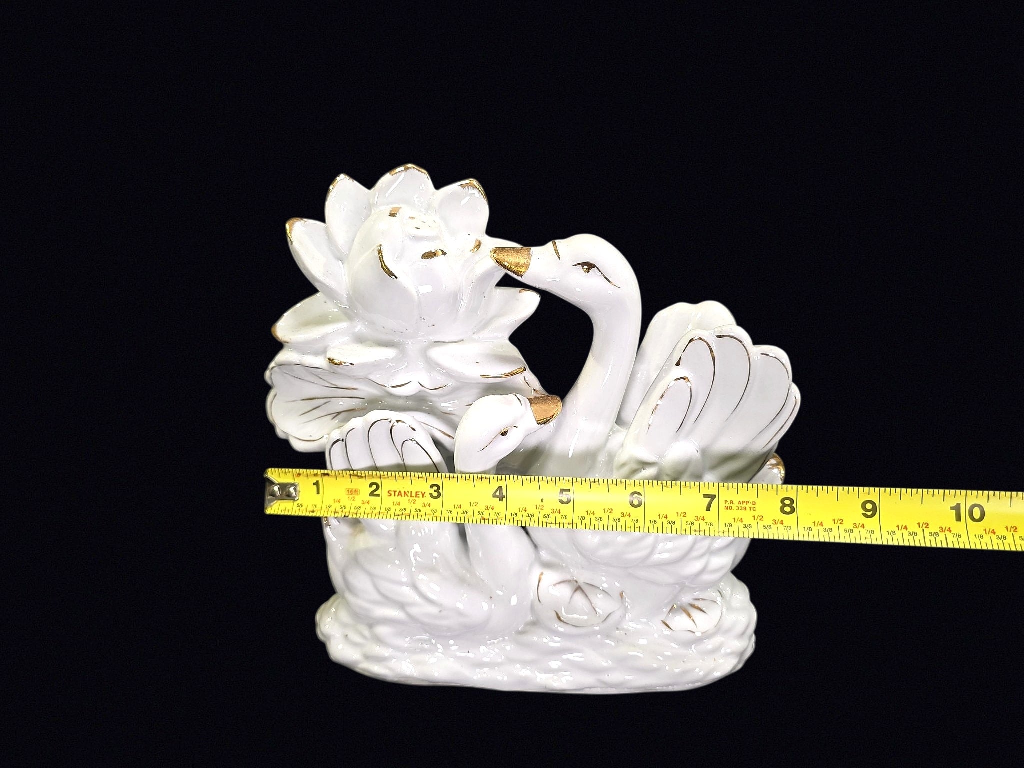 Daniel Brand Porcelain Swan Pair Figurine