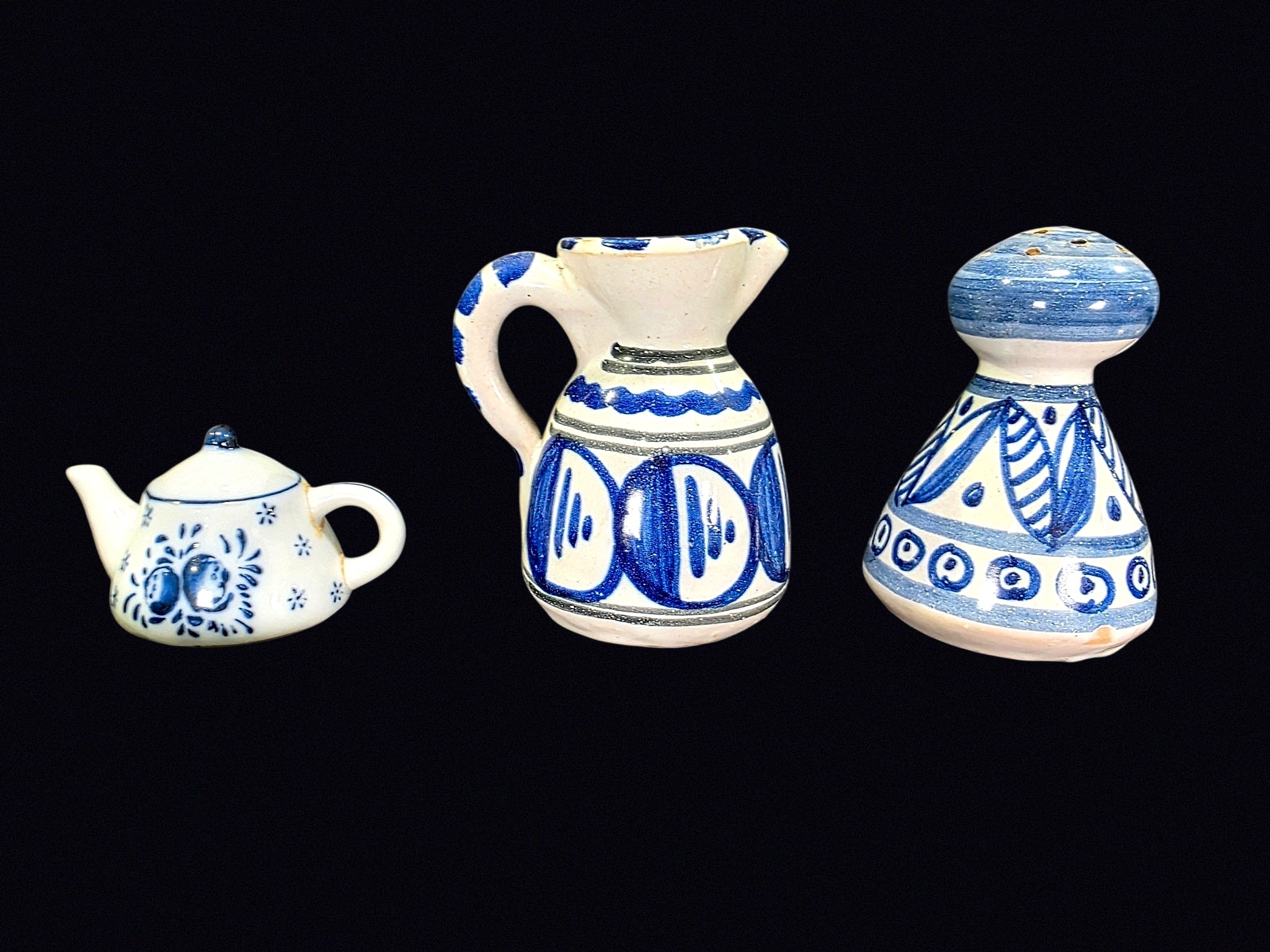 Spanish Blue White Pottery Lot Delft Teapot