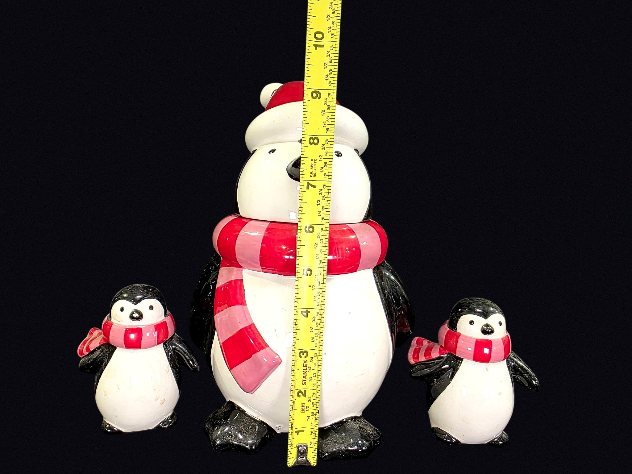 Sleddin Hill 2007 Ceramic Cookie Jar Shaker Set