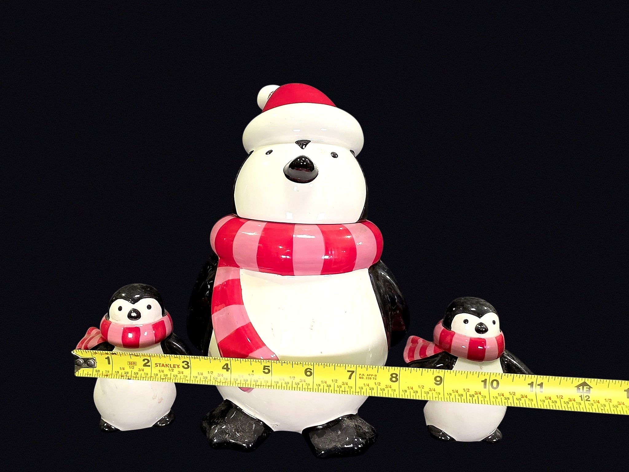 Sleddin Hill 2007 Ceramic Cookie Jar Shaker Set