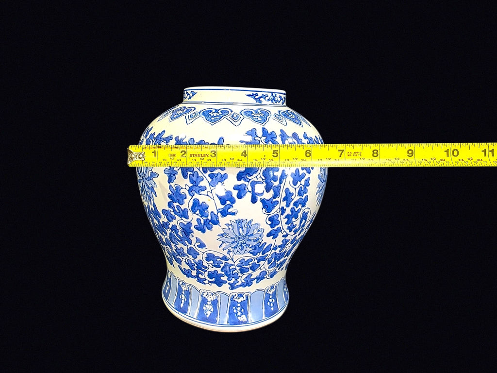Chinese Blue White Porcelain Lotus Baluster Jar