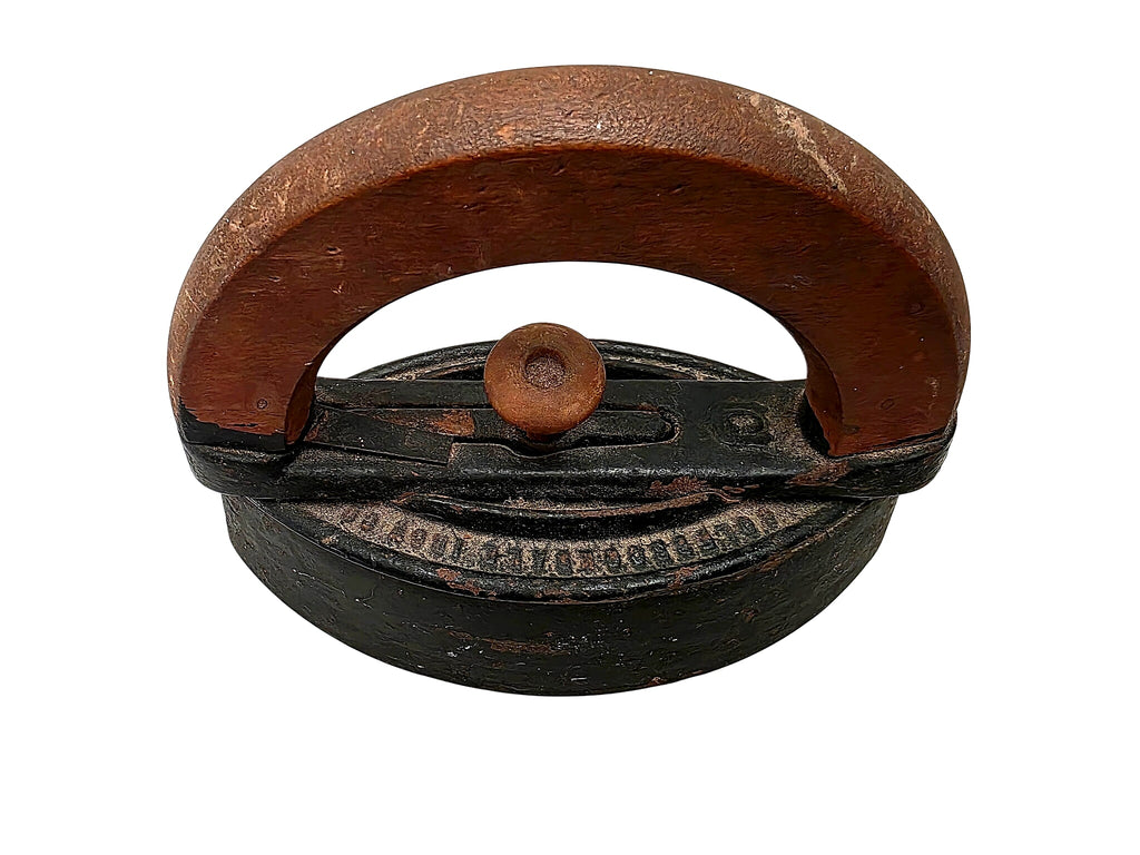 Mrs Potts Cast Iron Sad Iron Detachable Wood Handle c1880